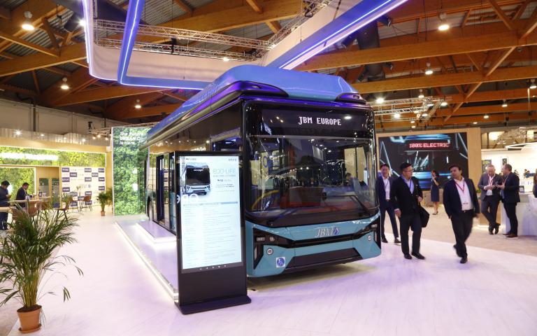 Electric City Bus ECOLIFE e12