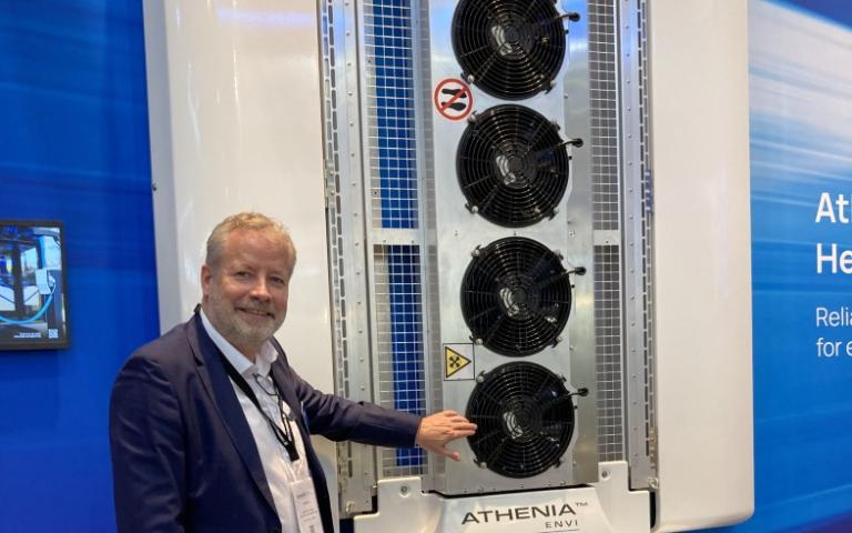 Sales manager Ronald Aan praises the Athenia ENVI cooling unit with CO2 as a coolant